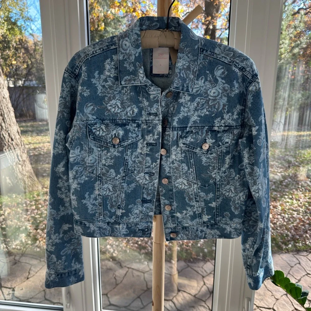 LoveShackFancy x GAP Floral Icon Denim Jacket Washwell Collab Size Small - Picture 2 of 4